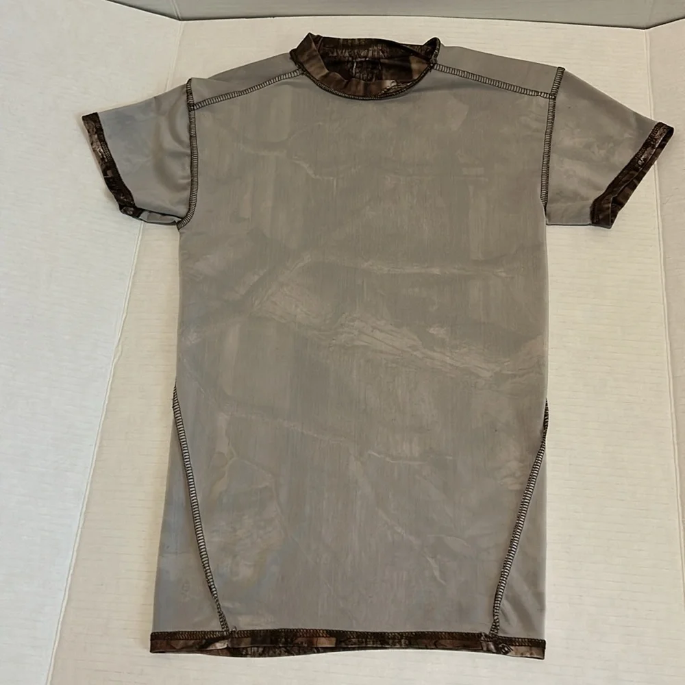 Mossy Oak INFINITY Fitted Camo T-Shirt Youth size Small